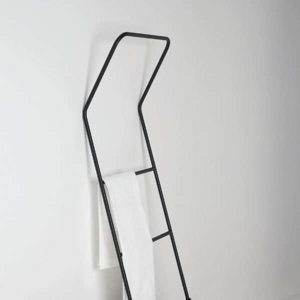 LADDER. - Image 3